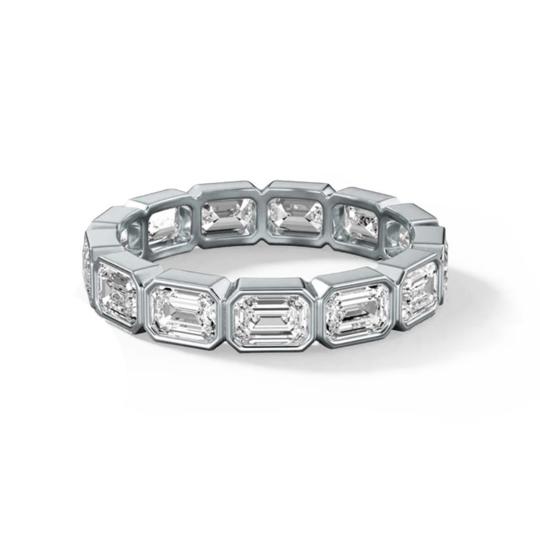 EMERALD-LAB-GROWN-DIAMOND-BEZEL-ETERNITY-RING-105268.jpg